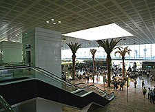 Interior de la nueva terminal olímpica diseñada por Ricard Bofill